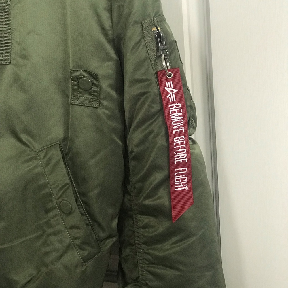 Alpha Industries Faux Fur Bomber Jacket - Picture 4 of 6